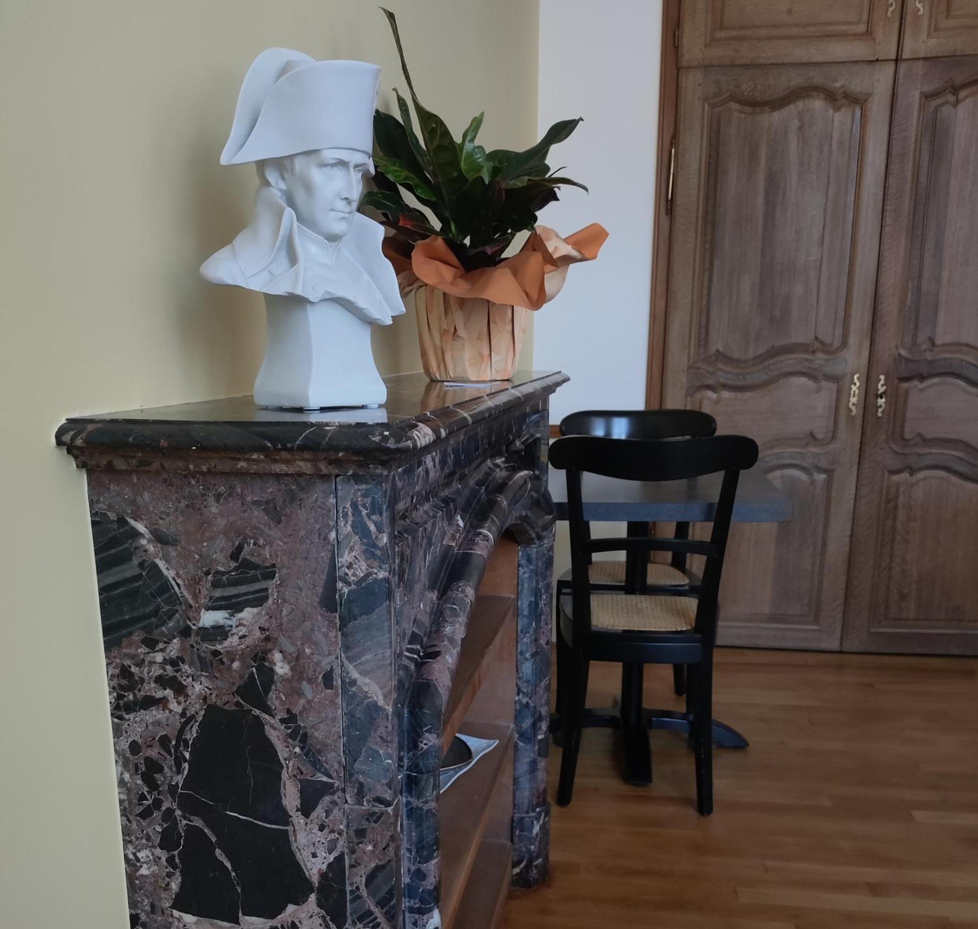 Le Relais Napoleon Bed & Breakfast Avesnes-sur-Helpe Exterior foto