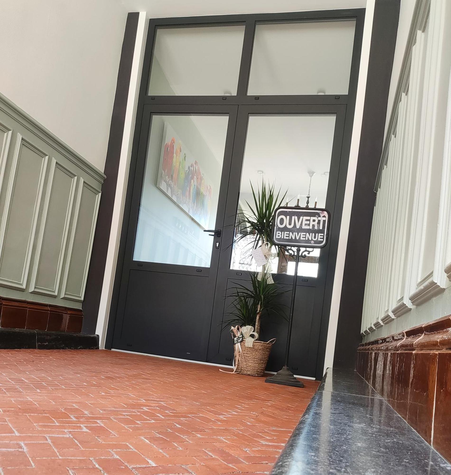 Le Relais Napoleon Bed & Breakfast Avesnes-sur-Helpe Exterior foto